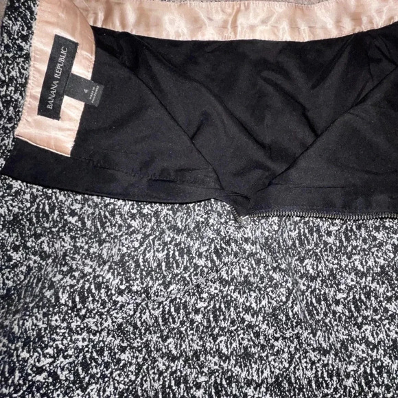 Banana Republic Women's Size 4 Black and White Tweed Pleated A-Line Skirt - Picture 4 of 7